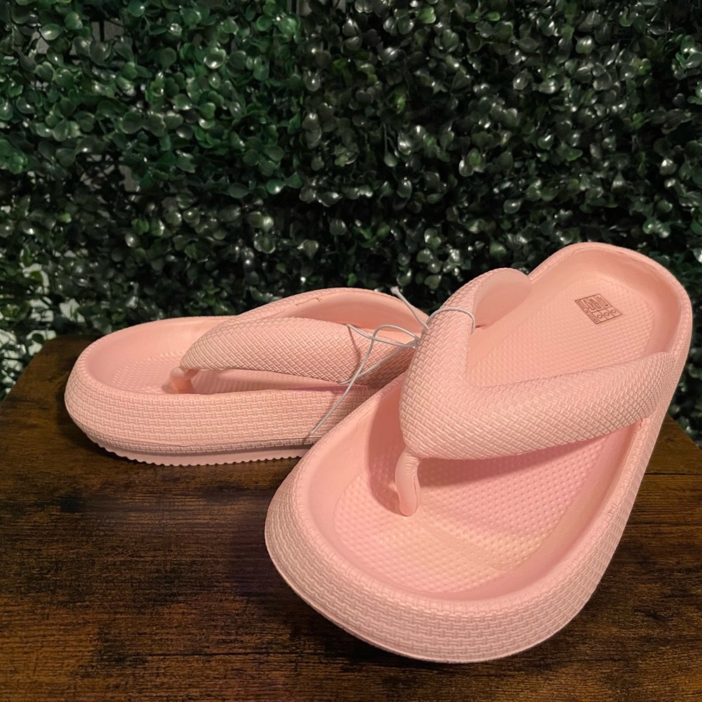 NWOT Bubble Sandals